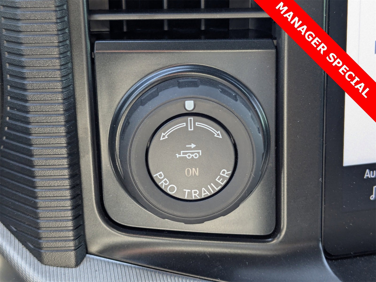 New 2025 Ford F150 Lariat w/ Equipment Group 502A High image 13