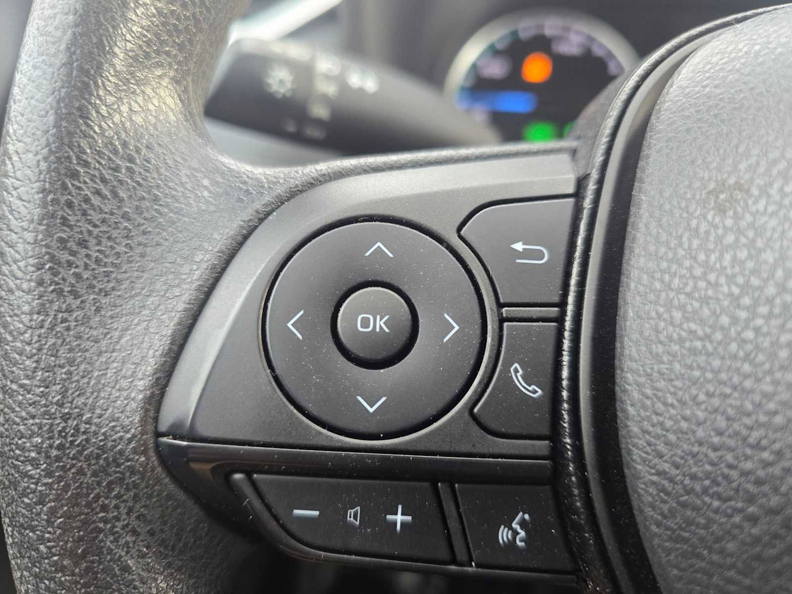 Used 2021 Toyota RAV4 LE image 31