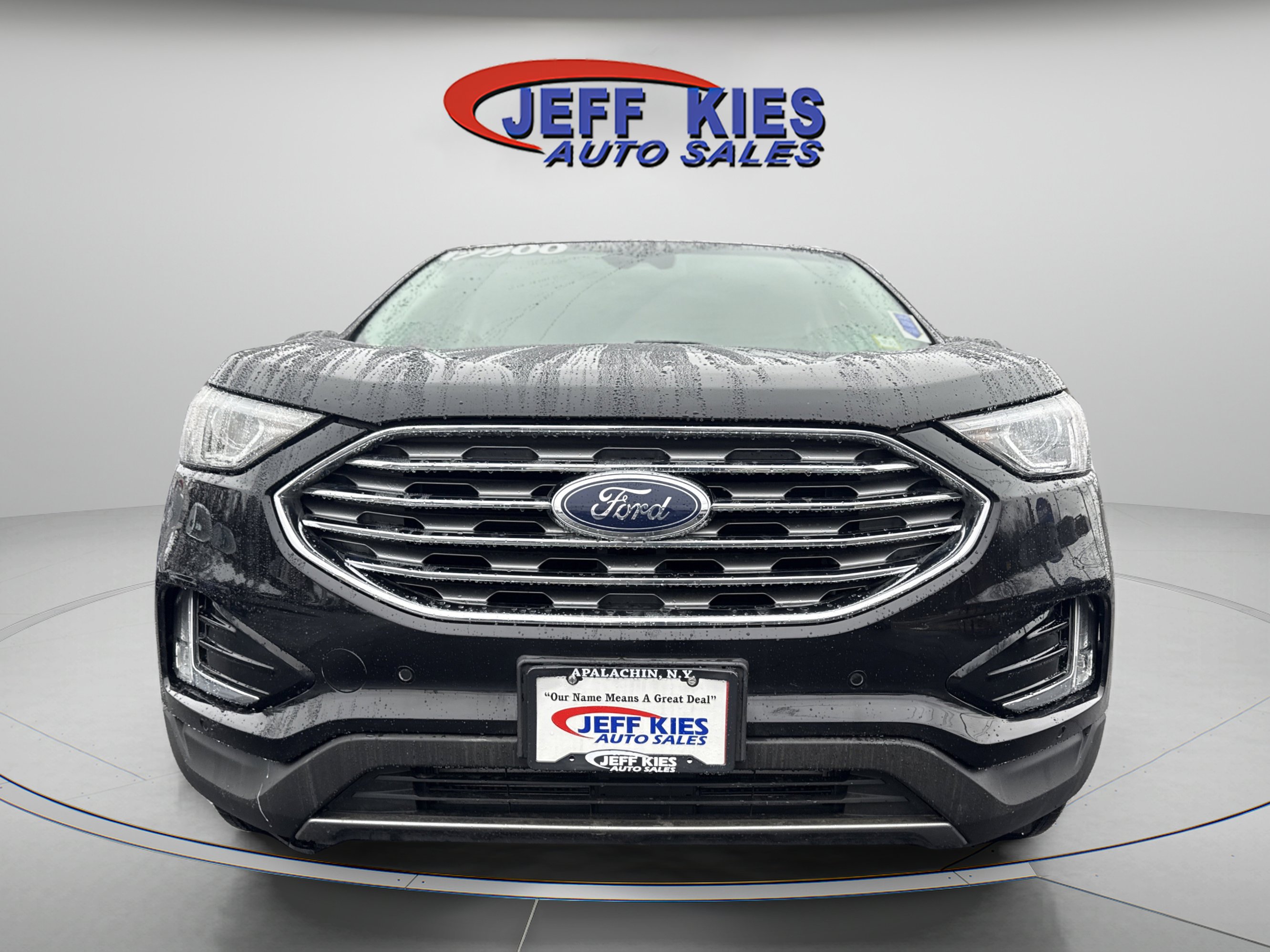 Used 2020 Ford Edge Titanium image 2
