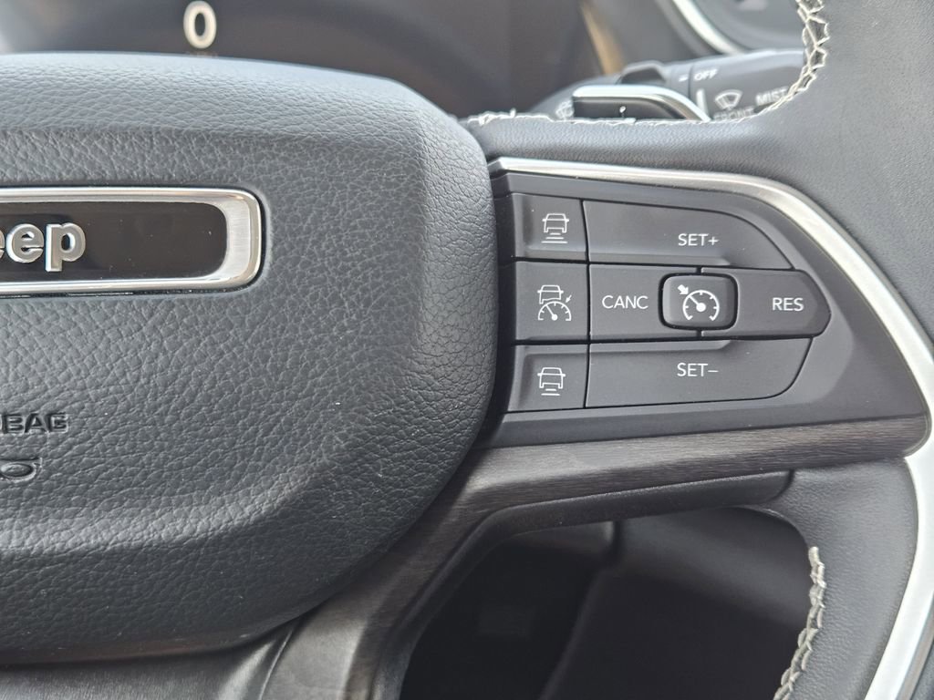 Used 2023 Jeep Grand Cherokee Limited RWD image 34