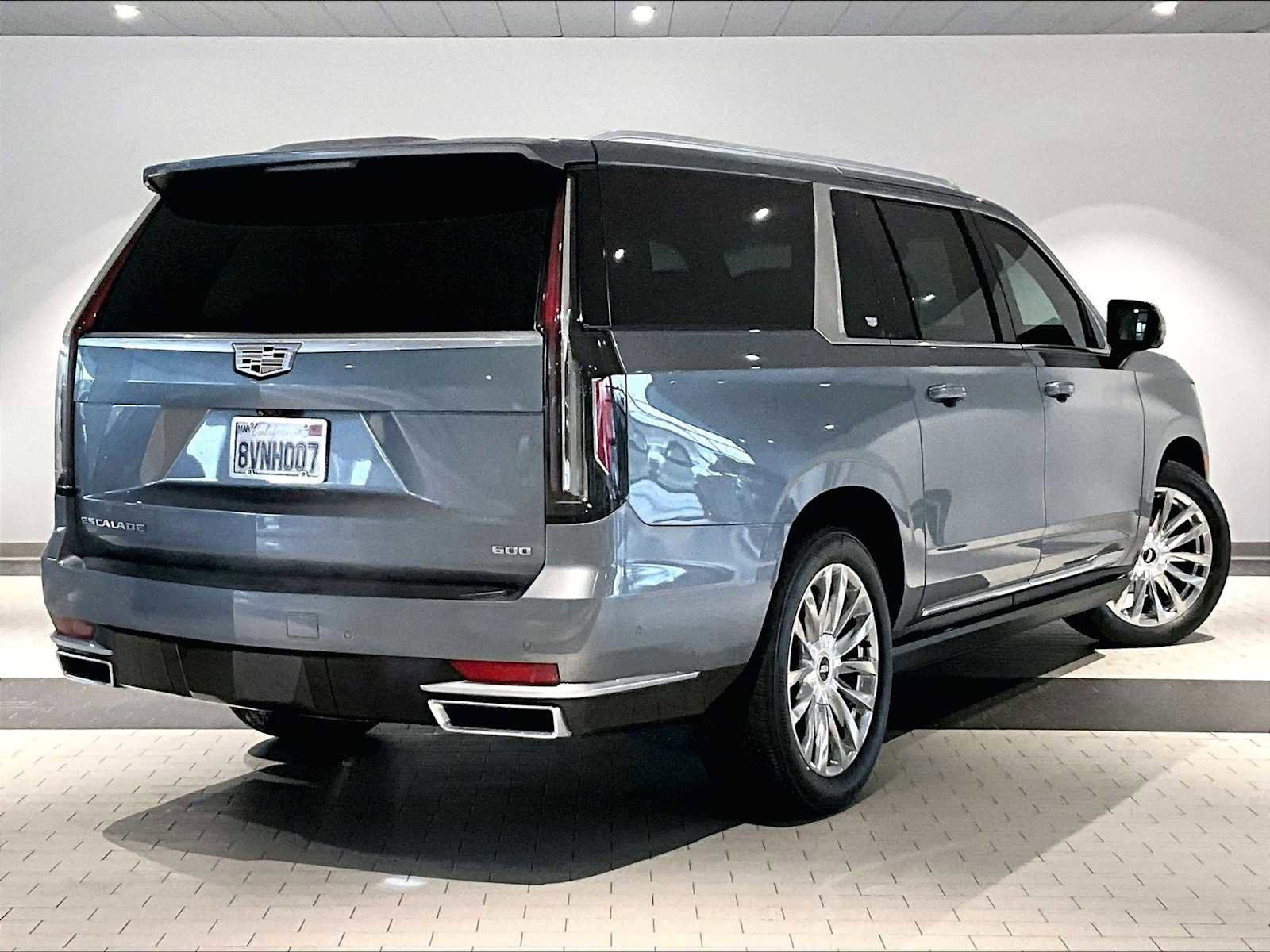 Used 2021 Cadillac Escalade ESV Premium Luxury w/ Driver Assist Tech Package image 10