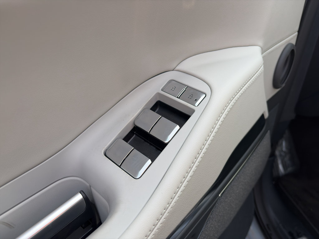 New 2026 Lincoln Navigator Reserve AWD/4WD image 21