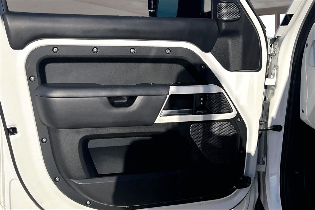 Used 2020 Land Rover Defender 110 HSE image 18