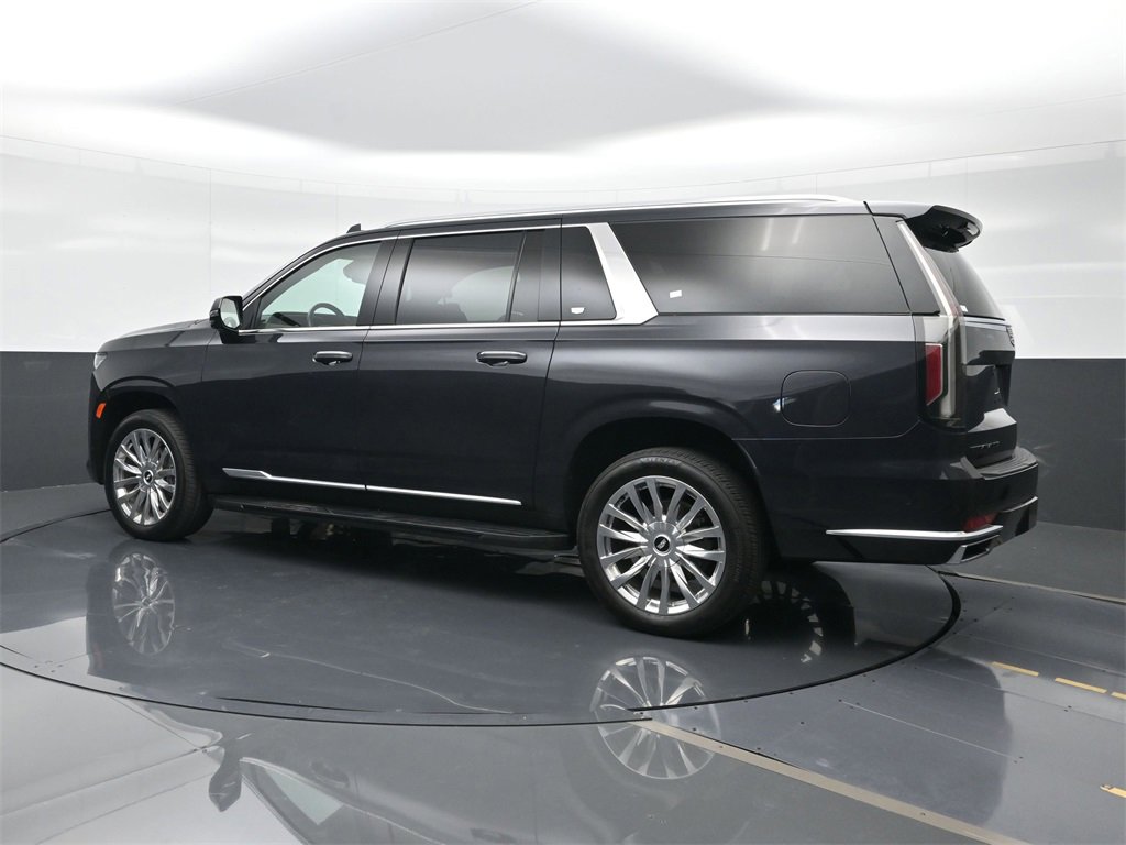 Used 2022 Cadillac Escalade ESV Premium Luxury image 2