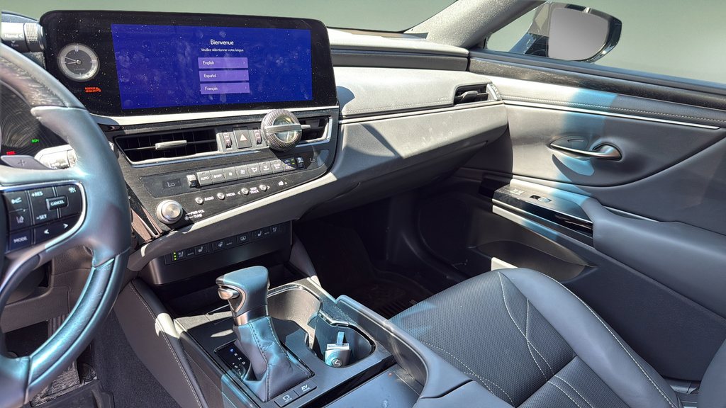 Used 2024 Lexus ES 300h w/ Technology Package FWD image 27