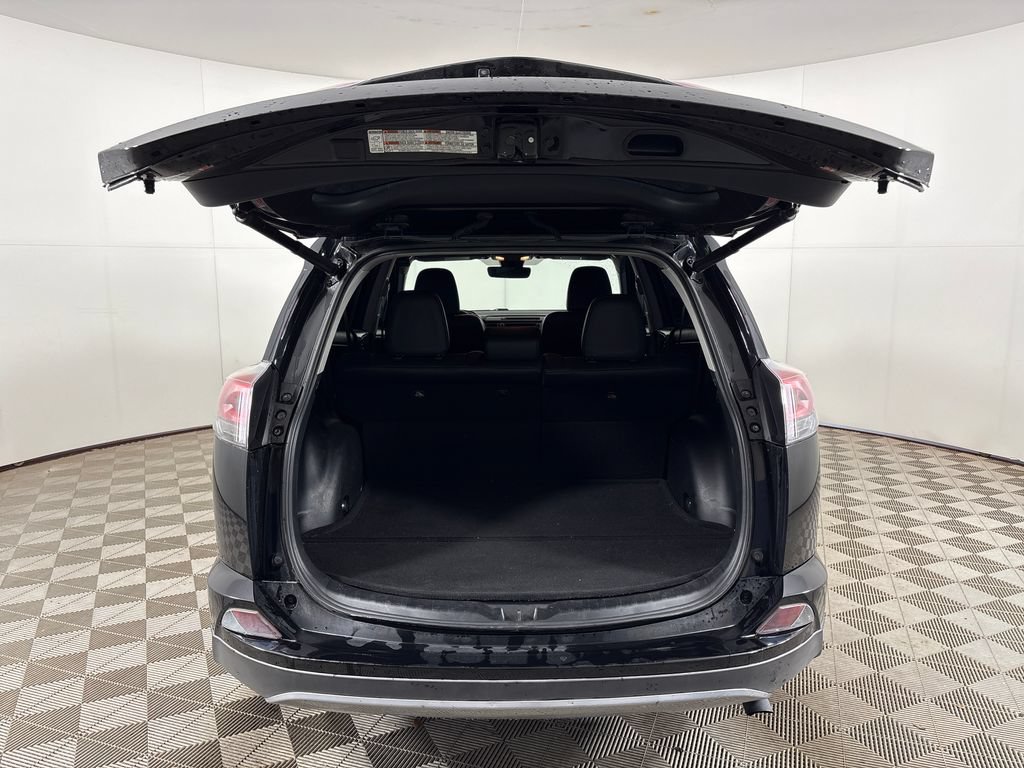 Used 2017 Toyota RAV4 Limited FWD image 30
