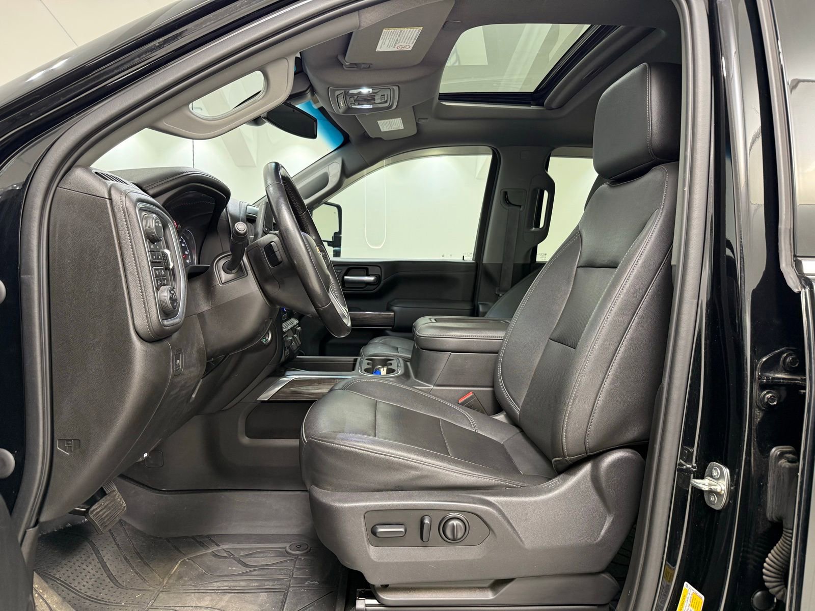 Used 2021 Chevrolet Silverado 2500 LTZ w/ LTZ Plus Package image 21