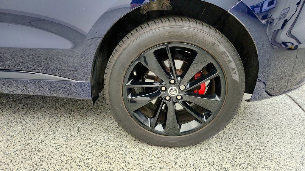 Used 2024 Jaguar F-PACE R-Dynamic S AWD/4WD image 9