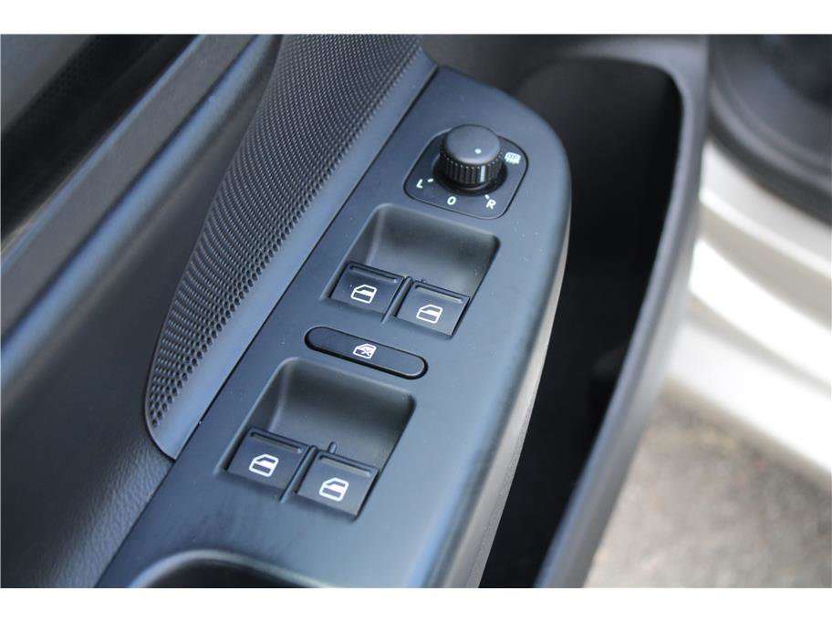 Used 2013 Volkswagen Jetta TDI image 17