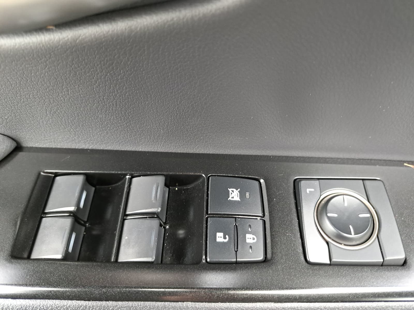 Used 2024 Lexus UX 250h FWD image 31