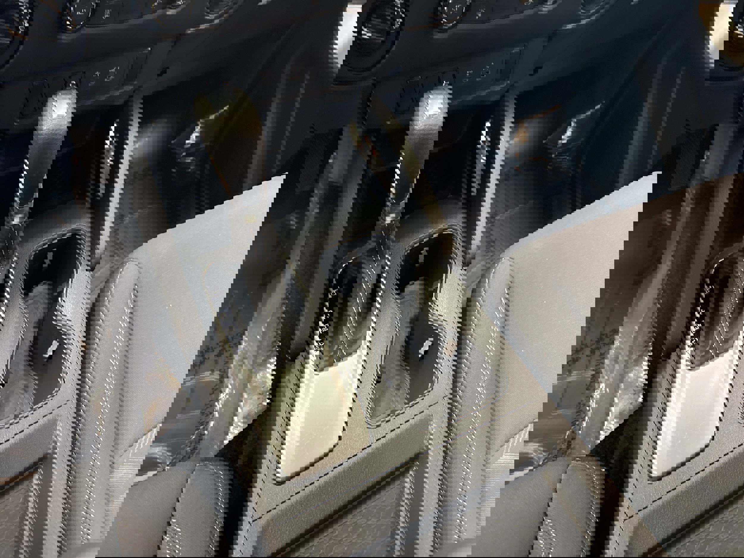 Used 2024 Nissan Frontier SV w/ Technology Package image 27