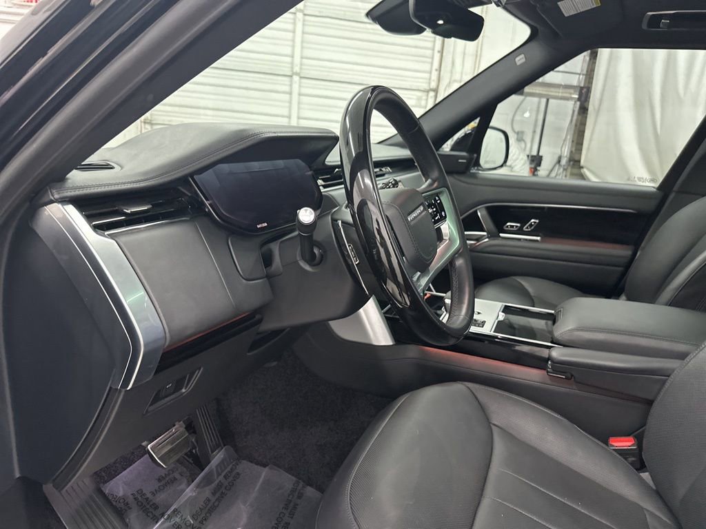 Used 2025 Land Rover Range Rover Long Wheelbase SE image 9