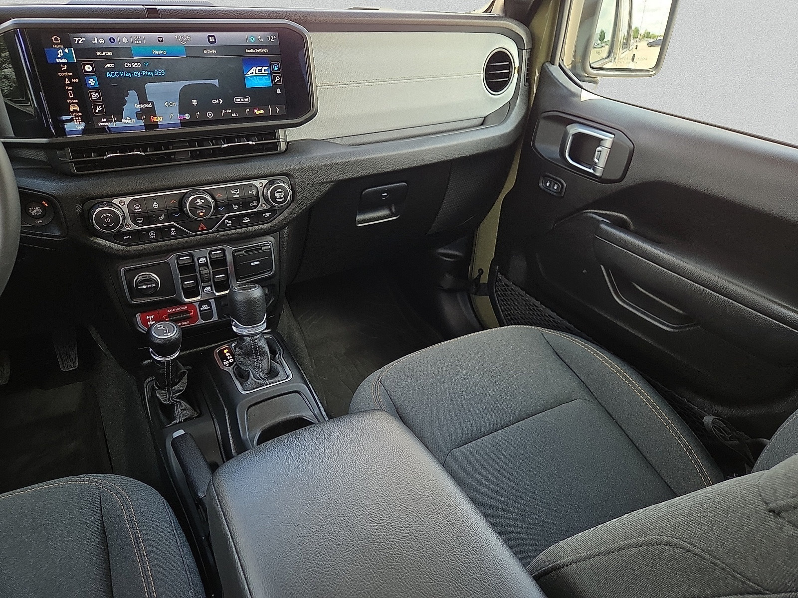 Used 2025 Jeep Gladiator Sport AWD/4WD image 12