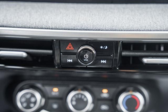 Used 2025 Nissan Kicks SV w/ Charging Package image 22