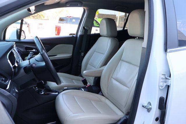 Used 2019 Buick Encore Essence image 11