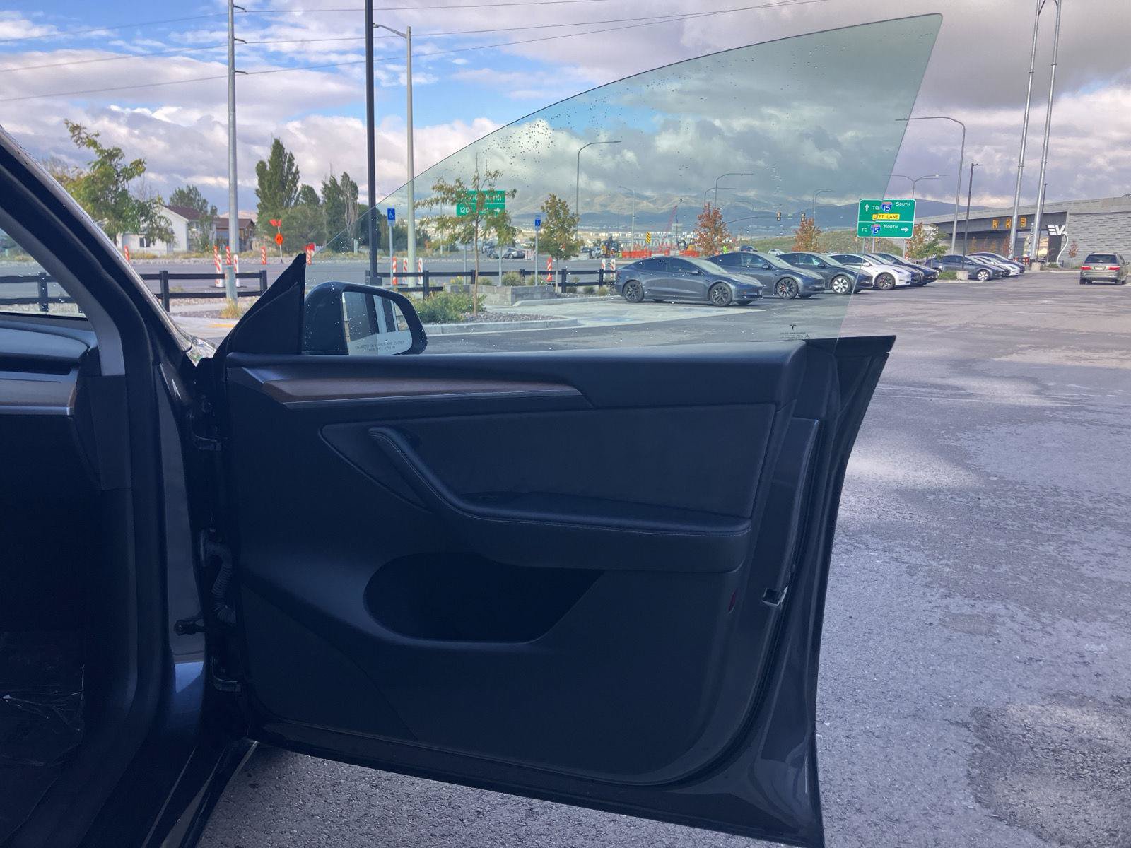 Used 2023 Tesla Model Y 2WD image 20