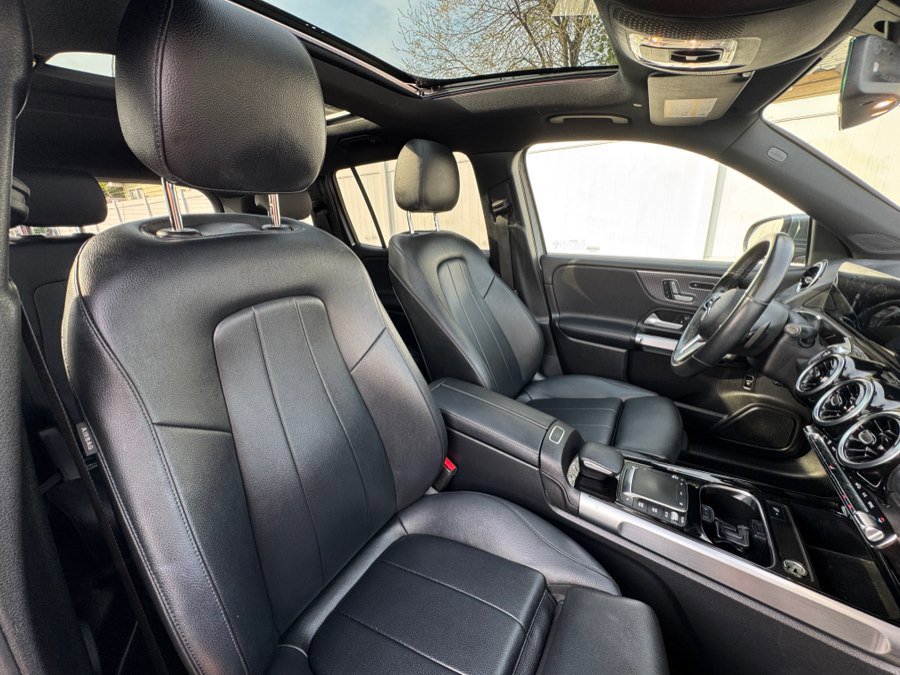 Used 2021 Mercedes-Benz GLB 250 4MATIC image 41