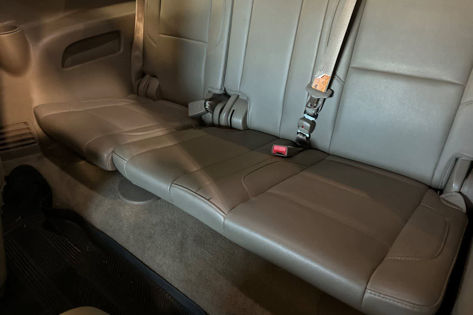 Used 2015 Chevrolet Suburban LTZ AWD/4WD image 17