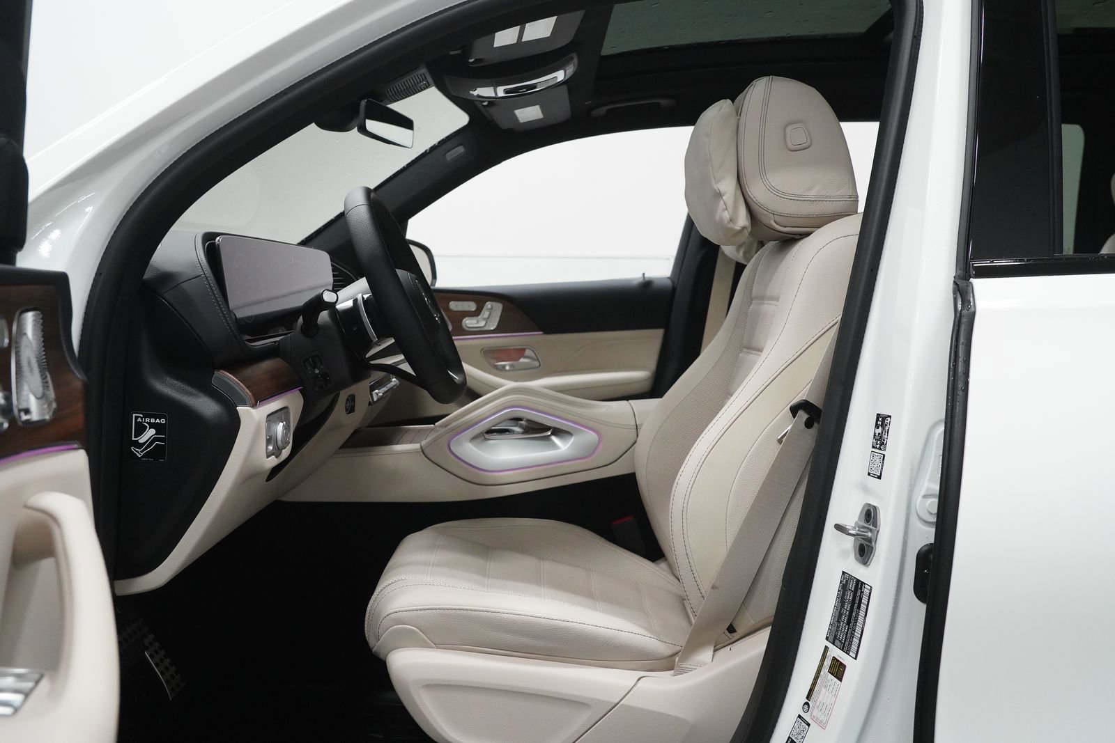 New 2026 Mercedes-Benz GLS 580 4MATIC image 2