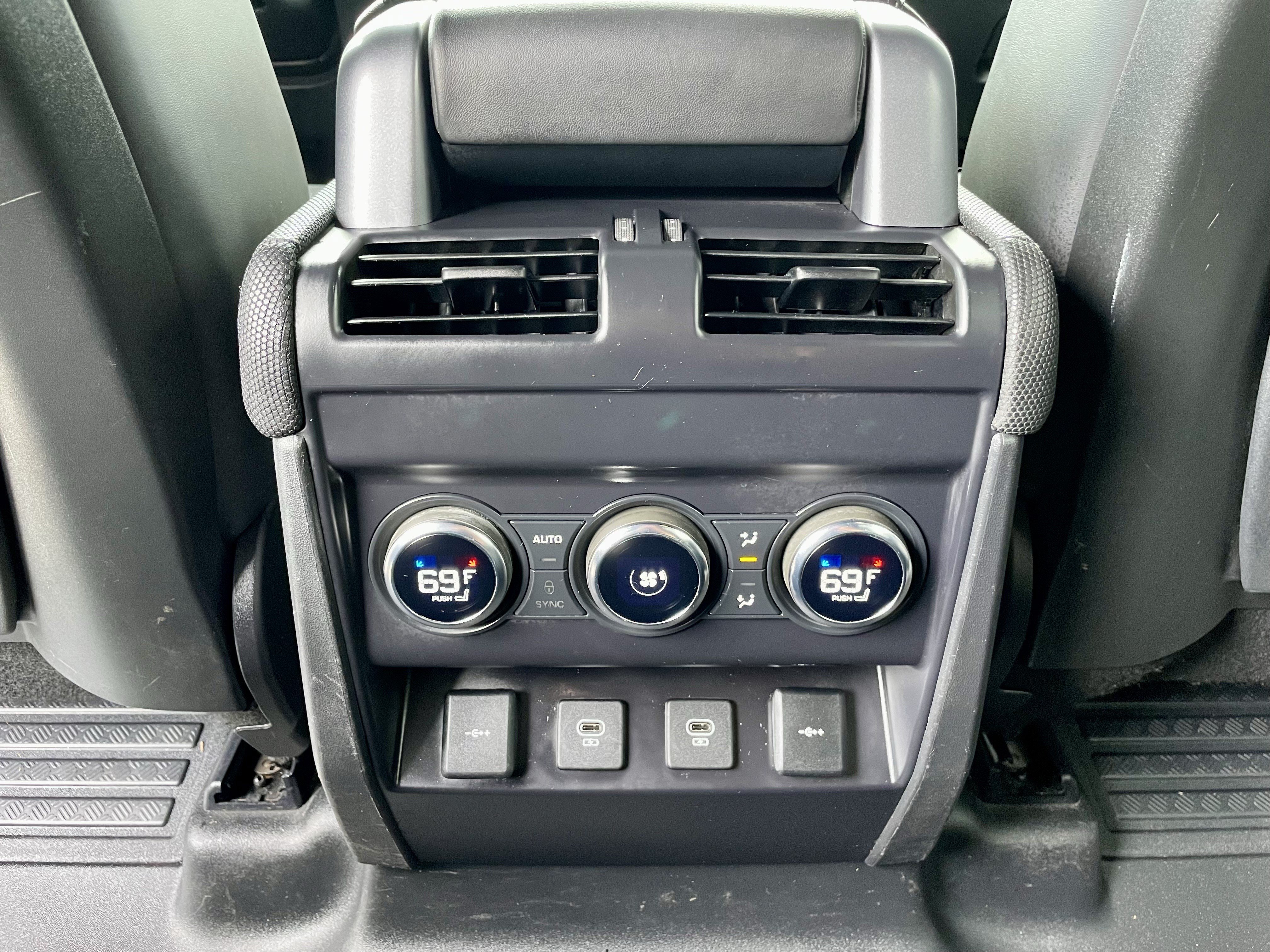 Used 2022 Land Rover Defender 110 X-Dynamic HSE AWD/4WD image 25