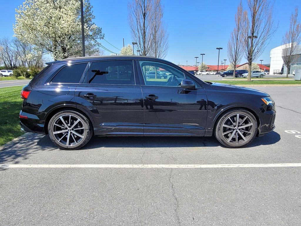 Used 2021 Audi SQ7 Premium Plus w/ Driver Assistance Package image 2