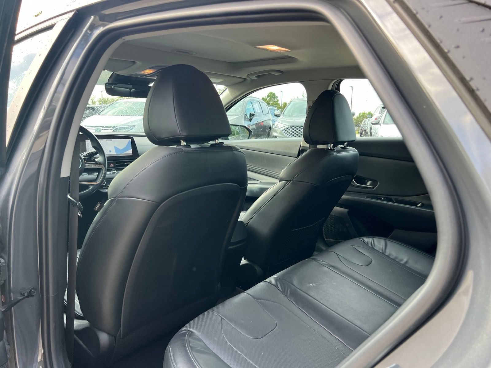 Used 2023 Hyundai Elantra Limited w/ Preferred Accessory Package FWD image 16