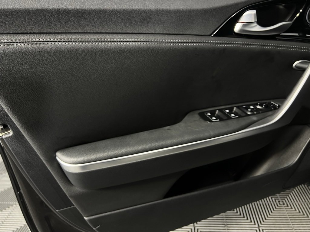 Used 2021 Kia Stinger GT-Line image 25