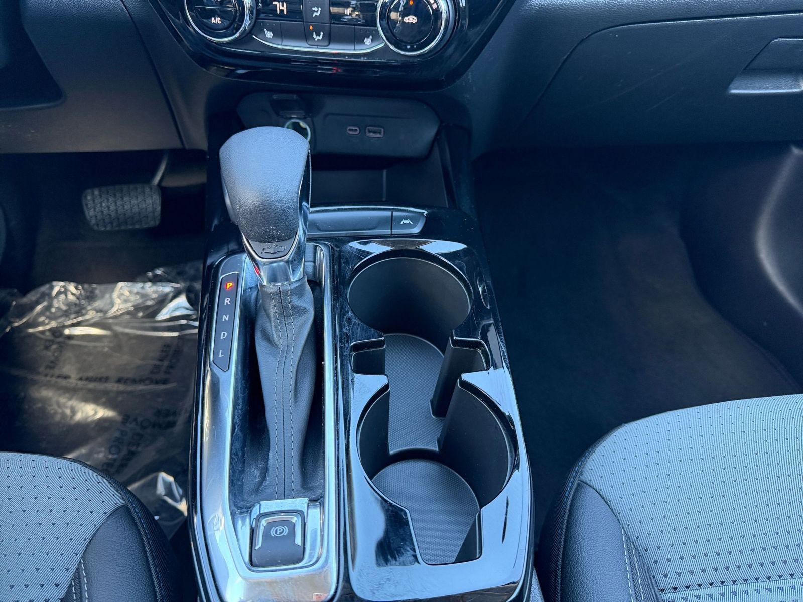 Used 2025 Chevrolet Trax LT w/ LT Convenience Package image 39