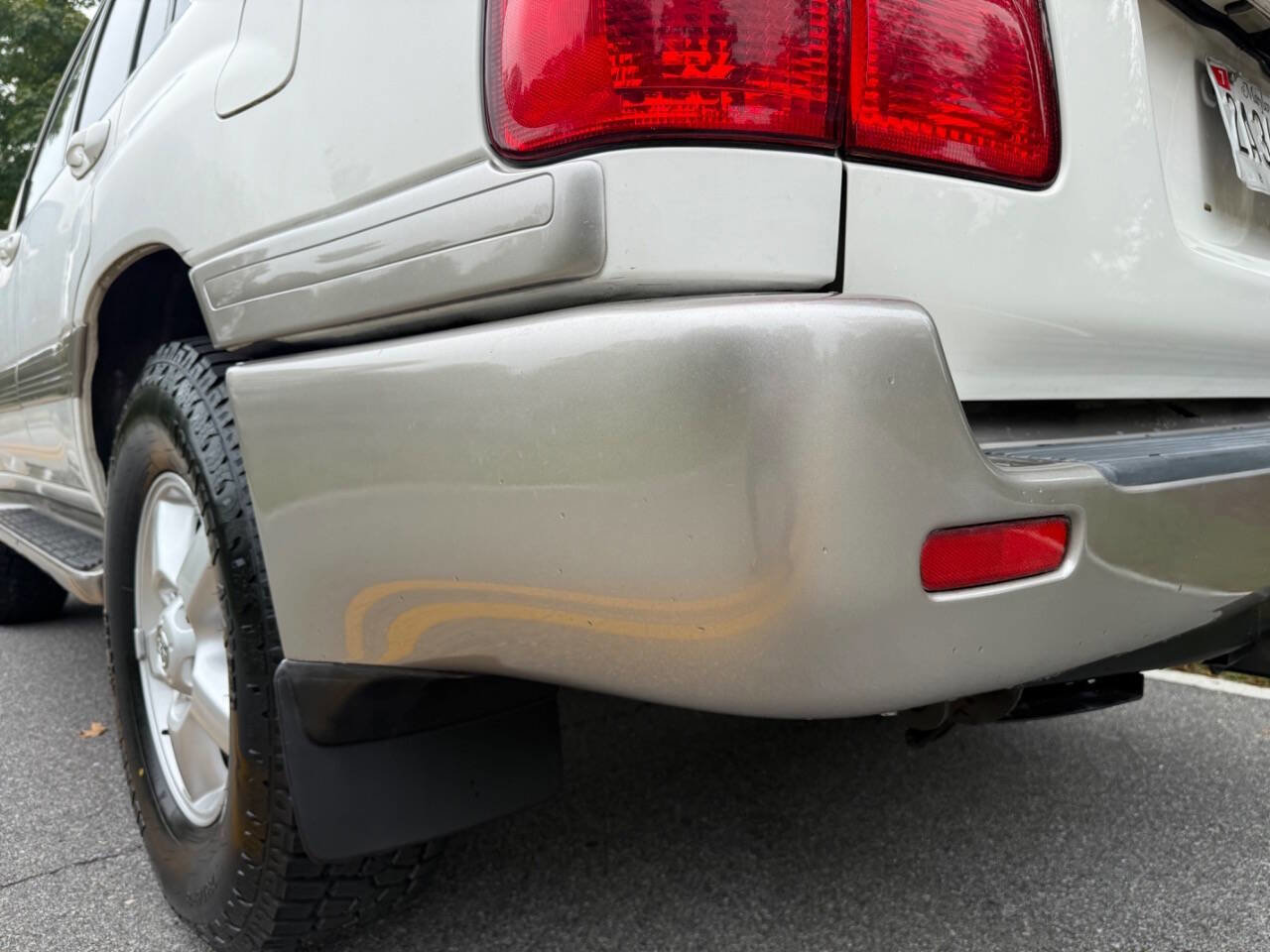 Used 2004 Toyota Land Cruiser image 23