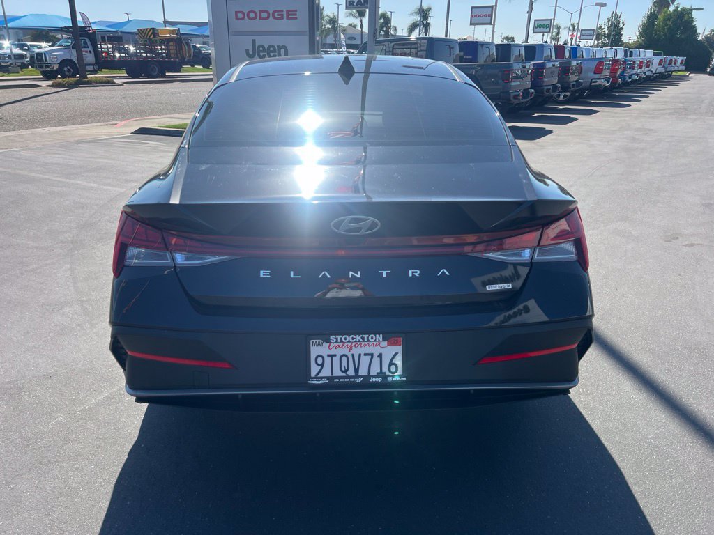 Used 2025 Hyundai Elantra Hybrid FWD image 52