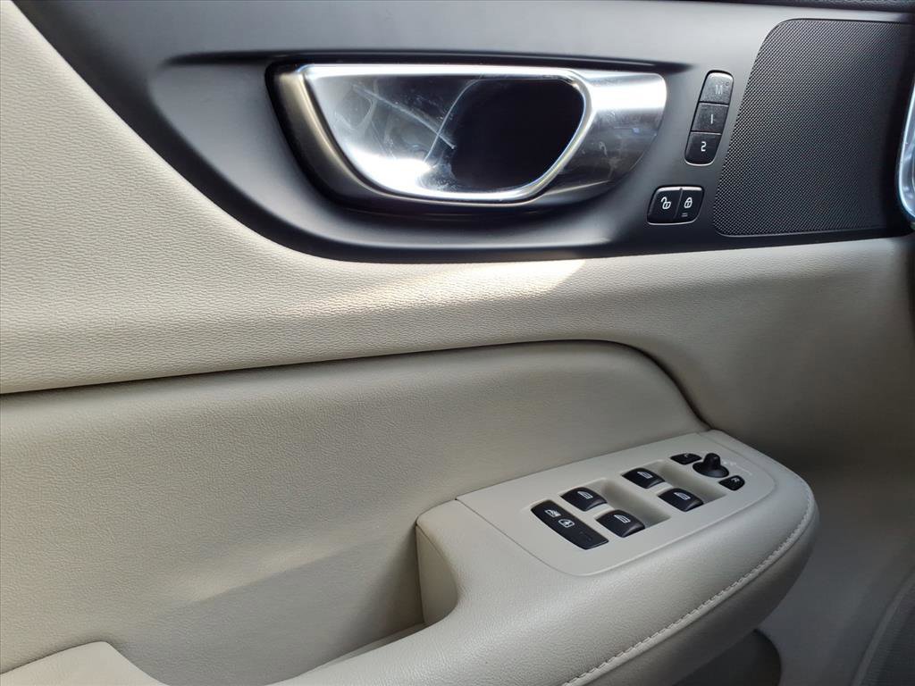 Used 2024 Volvo S60 B5 Plus image 44