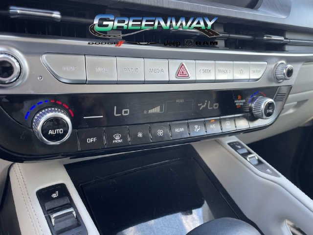 Used 2024 Kia Telluride EX w/ EX Captain's Chair Package FWD image 25