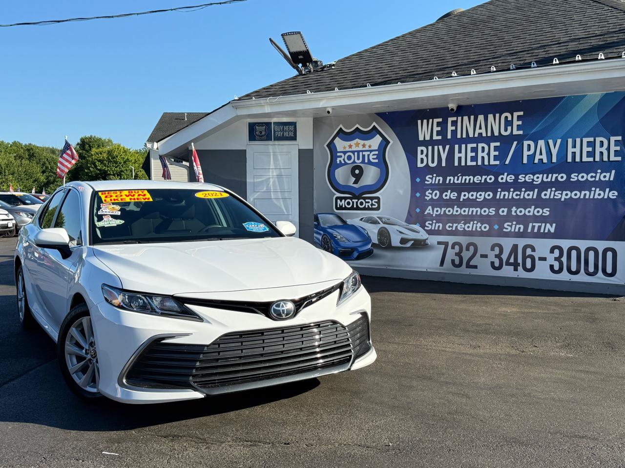 Used 2021 Toyota Camry LE FWD image 1