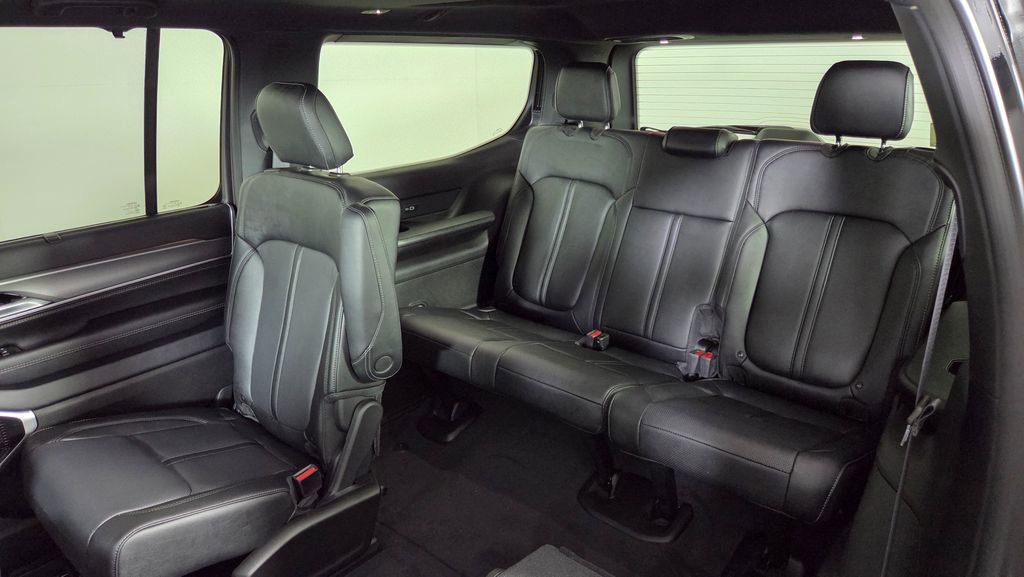 New 2026 Jeep Grand Wagoneer Limited AWD/4WD image 32