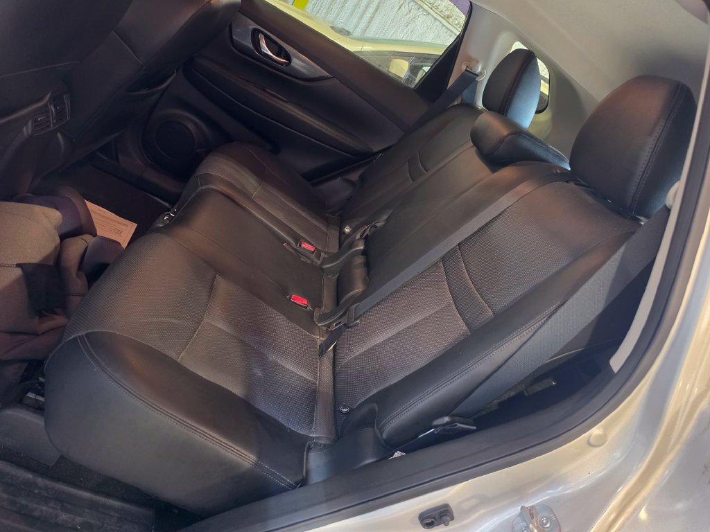 Used 2015 Nissan Rogue SL w/ SL Premium Package AWD/4WD image 7