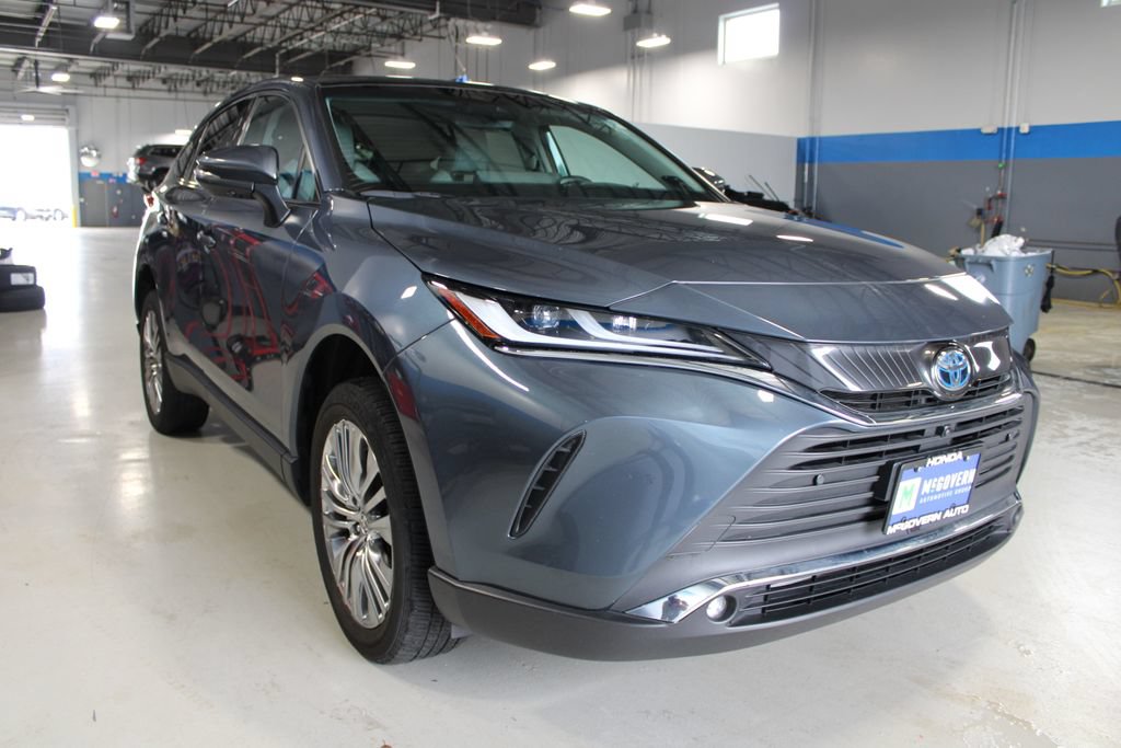 Used 2024 Toyota Venza Limited AWD/4WD image 3