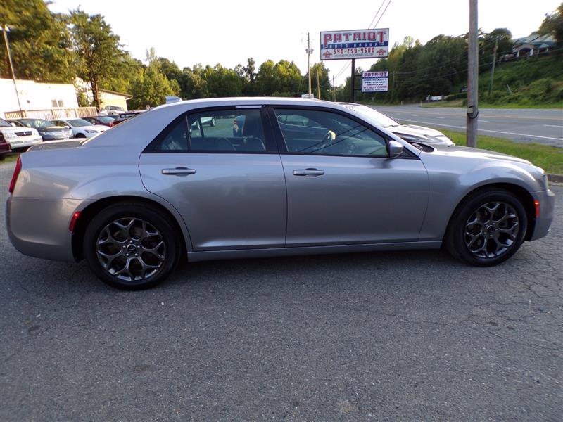 Used 2017 Chrysler 300 S image 11
