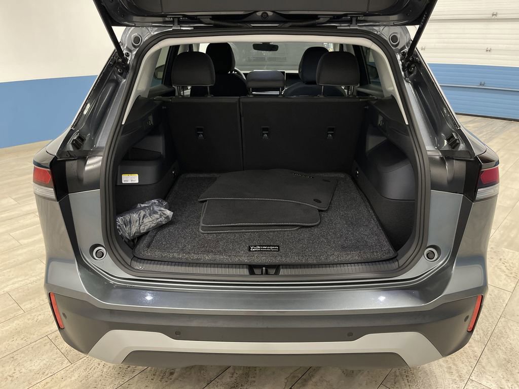 Used 2025 Volkswagen Tiguan S image 14