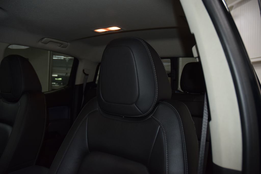 Used 2021 Chevrolet Colorado Z71 w/ Safety Package AWD/4WD image 42