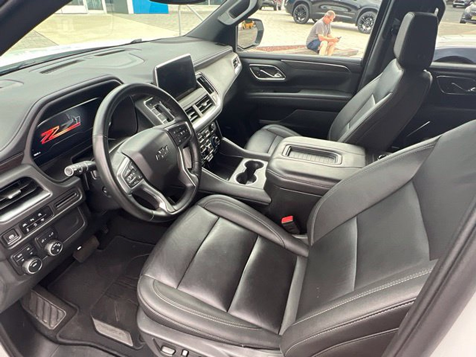 Used 2024 Chevrolet Tahoe Z71 w/ Luxury Package AWD/4WD image 11