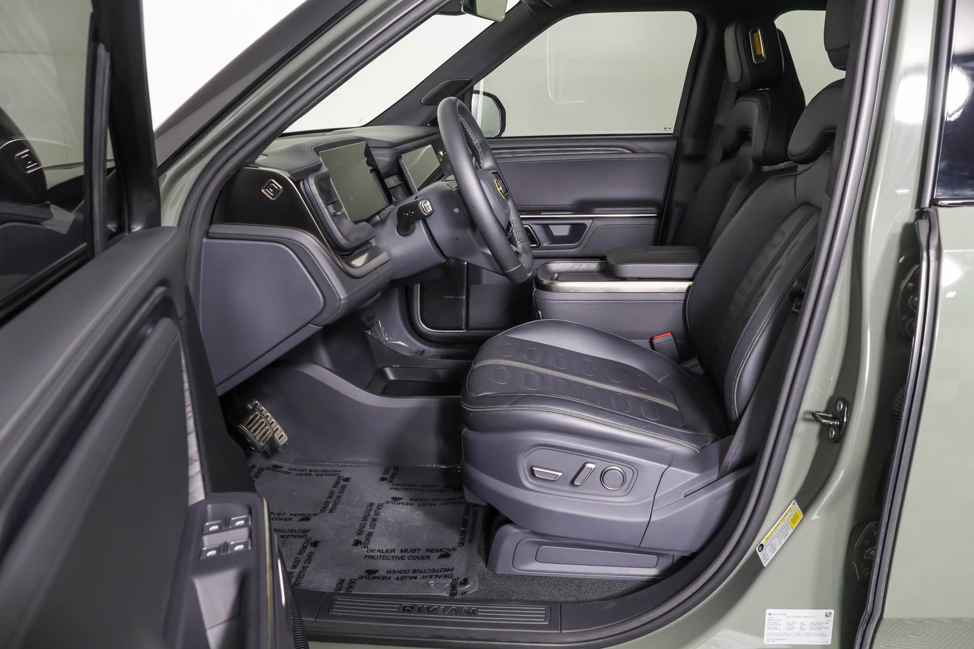 Used 2022 Rivian R1S Launch Edition image 5