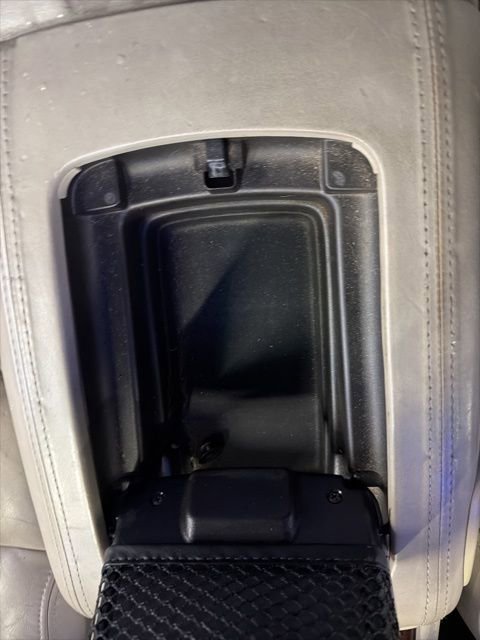 Used 2002 Cadillac Escalade EXT image 33