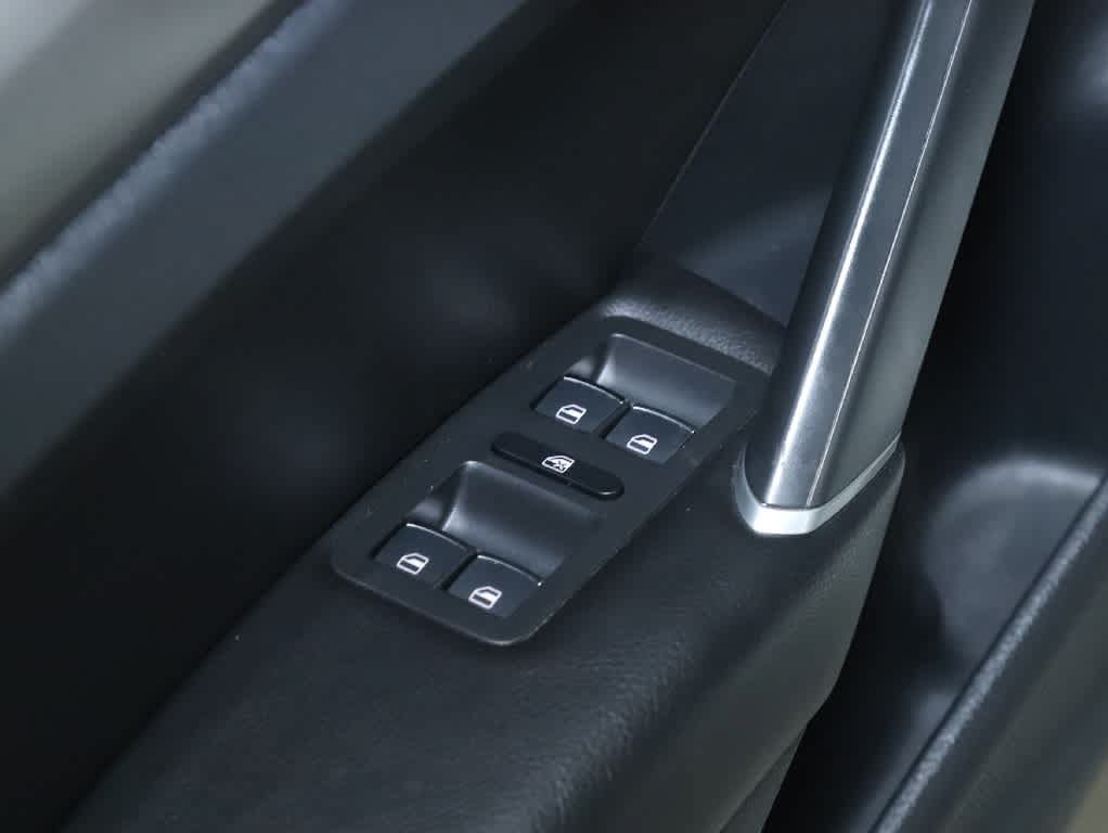 Certified 2022 Volkswagen Passat 2.0T SE FWD image 16