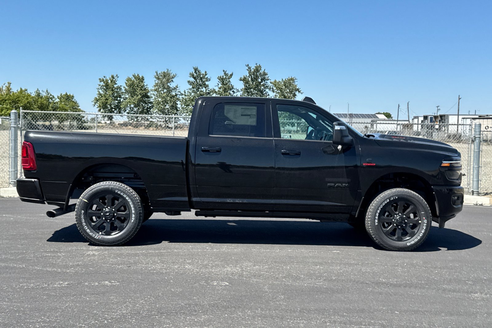 New 2026 RAM 2500 Laramie AWD/4WD image 2