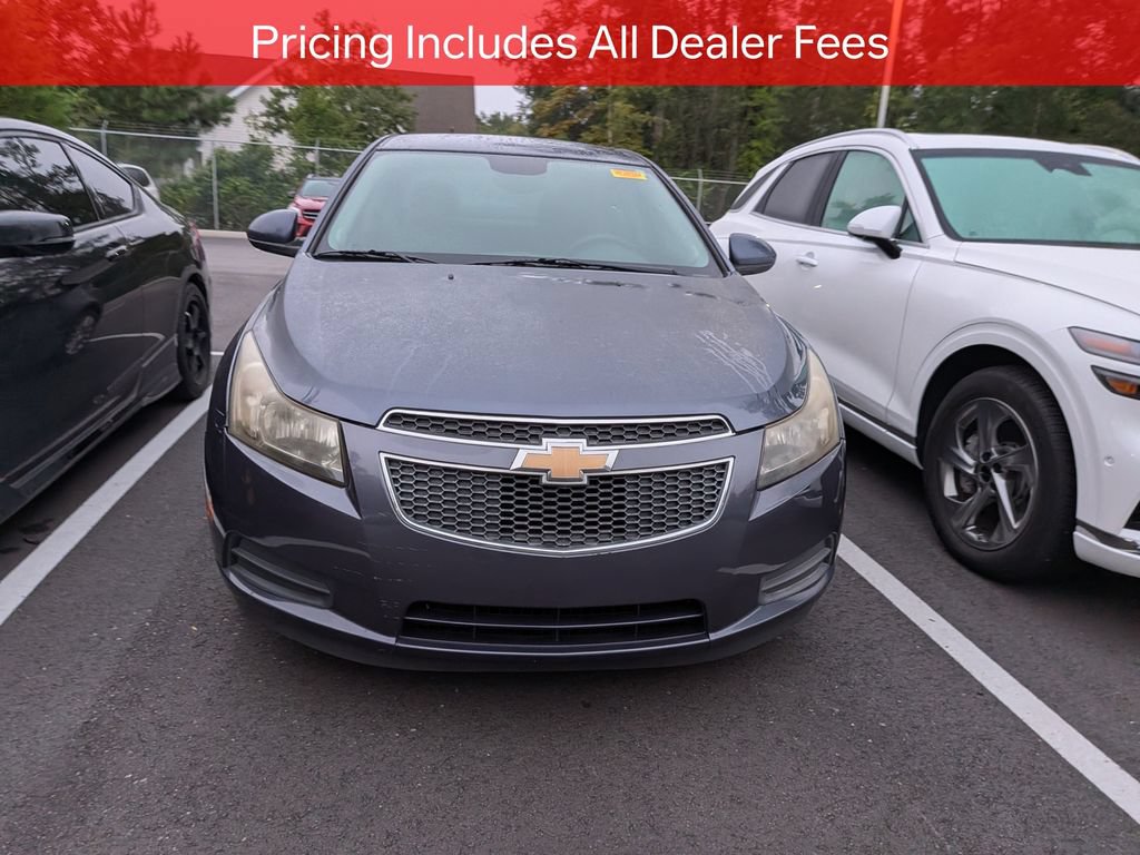 Used 2013 Chevrolet Cruze Eco w/ Enhanced Safety Package FWD image 2