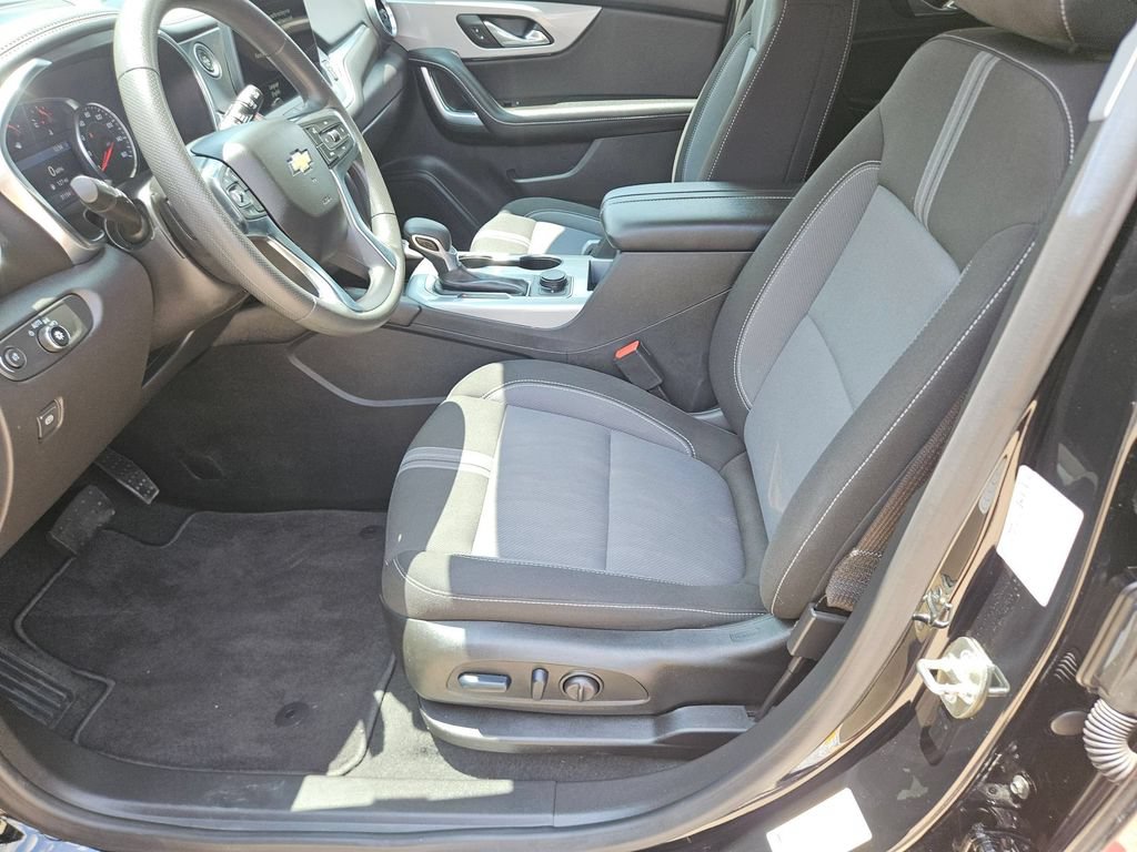 Used 2025 Chevrolet Blazer LT FWD image 14