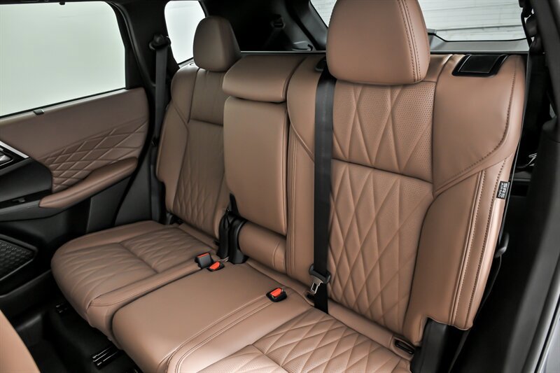 New 2026 Mitsubishi Outlander SEL image 16