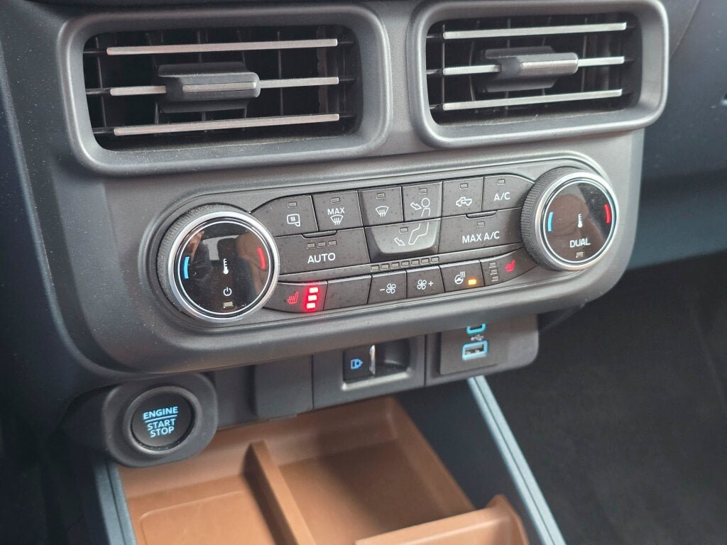 Used 2024 Ford Maverick Lariat FWD image 29
