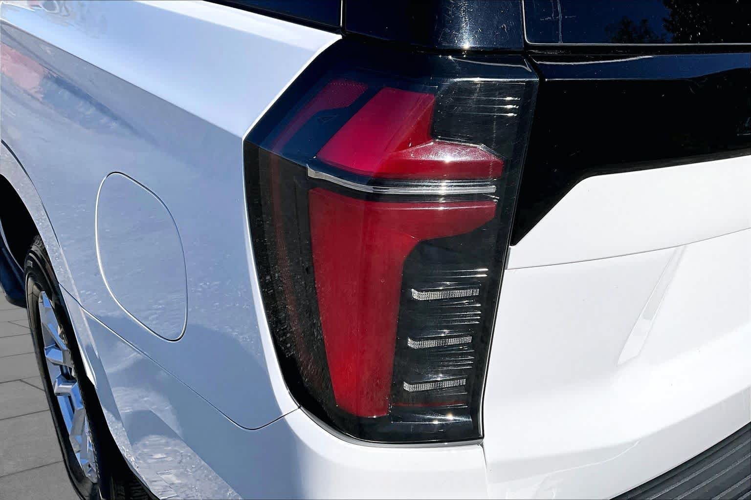 Used 2025 Chevrolet Tahoe LT AWD/4WD image 28