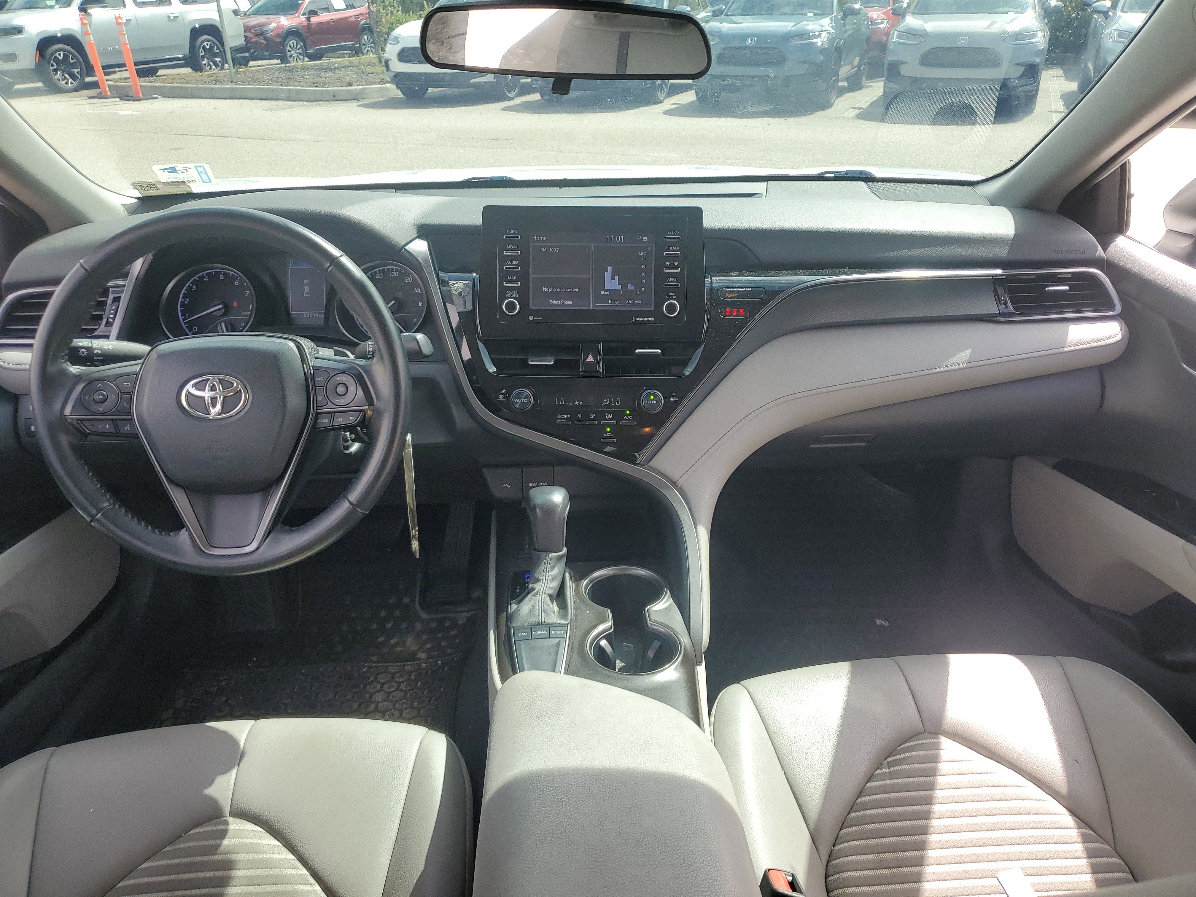 Used 2023 Toyota Camry SE image 18